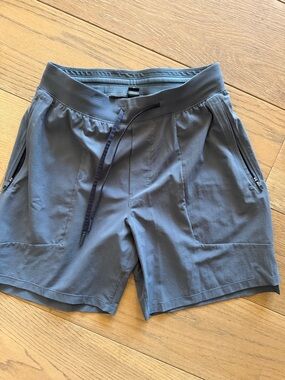 Men's Lululemon Performance Drawstring Shorts - Grey